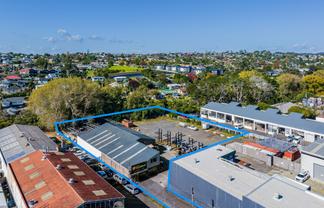 Large Henderson Yard + Building!