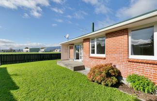 2/7 Mitre Grove, Trentham