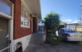 2/218 Pakuranga Road, Pakuranga Heights