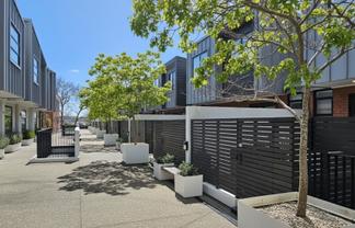18/4 Stables Lane, Millwater
