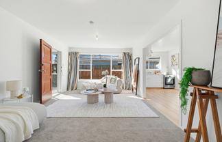 2/6 Valerie Place, Redwood