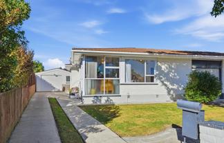 2/6 Valerie Place, Redwood