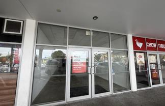 Opportunity in Busy Modern Centre