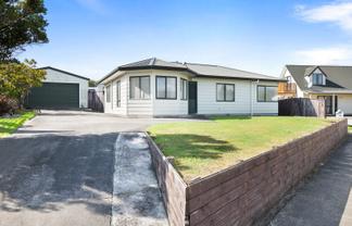 38 Dahlstrom Grove, Kelvin Grove