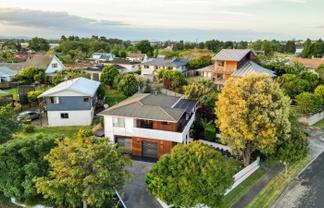 22 Gilbass Avenue, Hamilton Lake