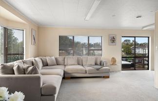 8 Deller Drive, Carterton