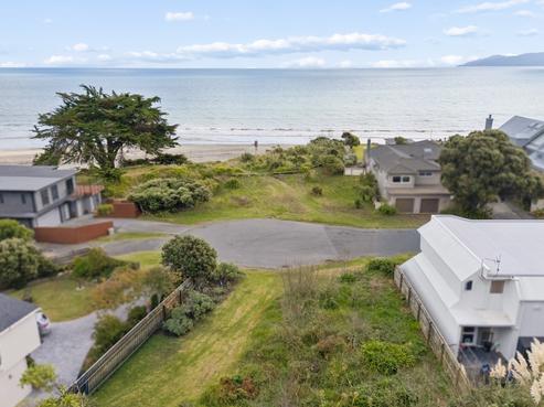 19 Groves Road, Raumati Beach