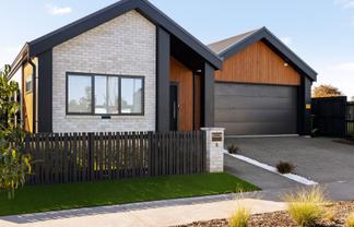 8 Halley Drive, Chartwell