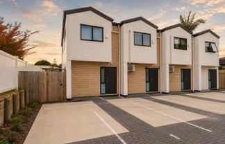 8a Rainbow Place, Manurewa