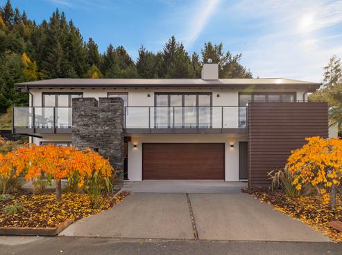 1 Goldleaf Hill, Queenstown Central
