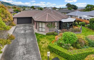 4 Cranbrook Grove, Waikanae