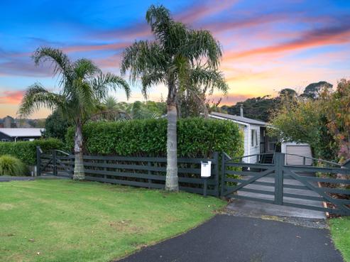 27 Bethells Road, Waitakere