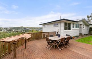 19 Jane Grove, Paparangi