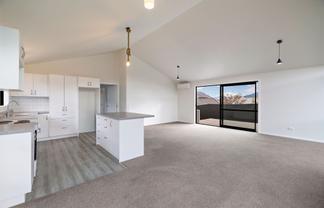 35 Risinghurst Terrace, Lower Shotover