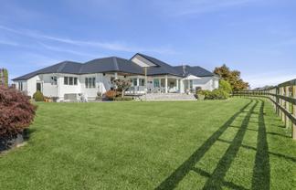 397 Grasslands Drive, Cambridge