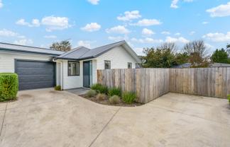 99B Bruce Avenue, Glenview