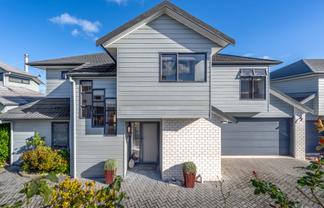 2/19 Devon Road, Bucklands Beach