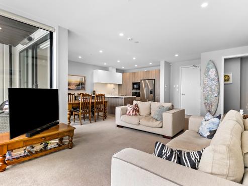 206/64 Te Oneroa Way, Long Bay