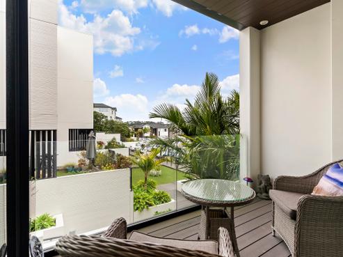 206/64 Te Oneroa Way, Long Bay