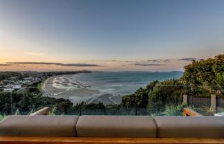 2/285 Bleakhouse Road, Mellons Bay