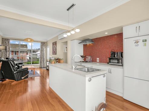 8/103 Epuni Street, Epuni