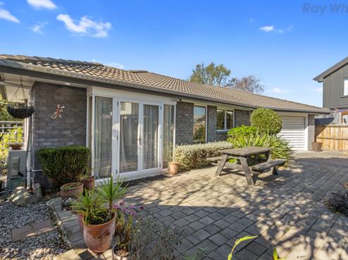 2/38 Fenchurch Street, Redwood