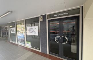 For Lease – simple and functional office space
