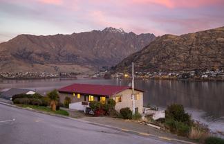 36 Perkins Road, Queenstown Hill