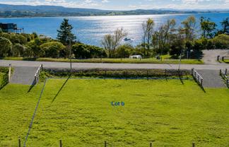 54a or 54b Tenby, MOERAKI