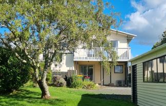 12 First View Ave, Beachlands