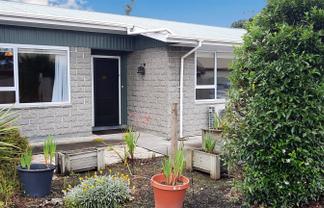 2/127 Clarence Street, Riccarton