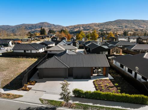 8 Wallis Drive, Cromwell