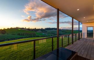 86 Valley Road, Waitoki