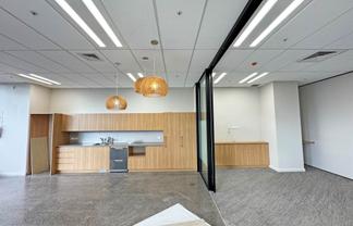 QUALITY GROUND FLOOR HURSTMERE ROAD OFFICE
