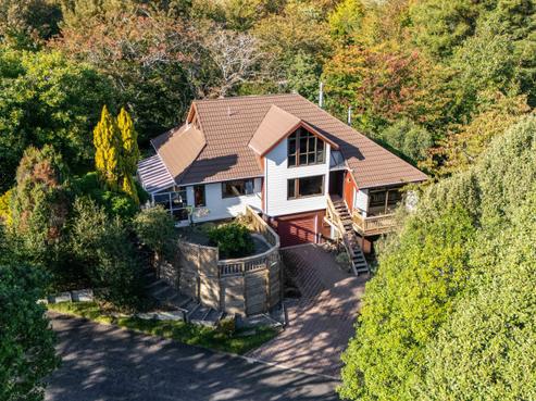 21B Sequoia Grove, Merrilands