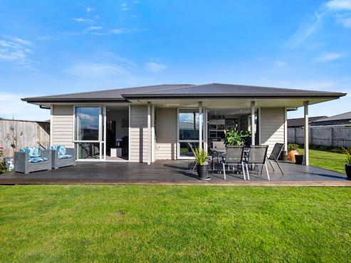 23 Estate Grove, Inglewood
