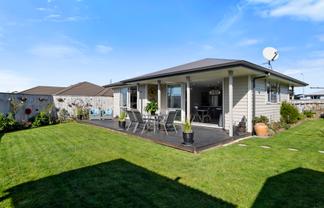 23 Estate Grove, Inglewood