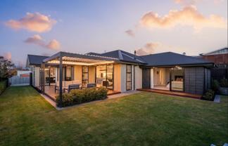 11 Minorca Lane, Burwood