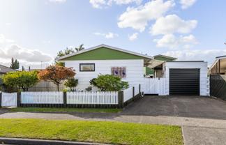 42 Konini Crescent, Pirimai