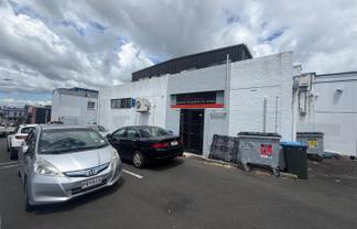 Rear Unit to a Prime Royal Oak Premise