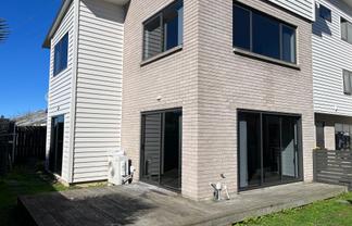 8/30 Calvert Ave, Mangere East