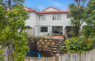 2/42 Fields Parade, Oteha