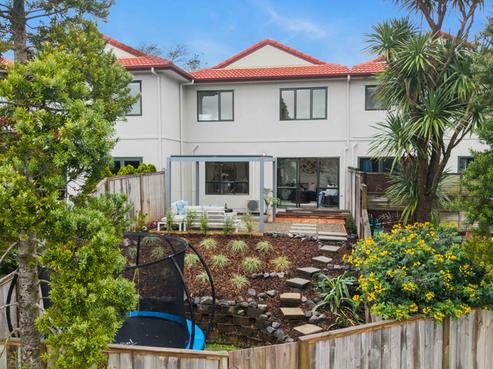 2/42 Fields Parade, Oteha