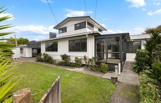 16 Hamilton Road, Papatoetoe