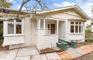 16 Fifth Avenue, Mount Albert