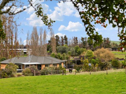 2083B Miranda Road, Mangatangi