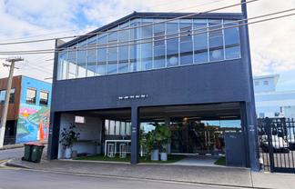 CREATIVE OFFICE/SHOWROOM WITH SIX CAR PARKS
