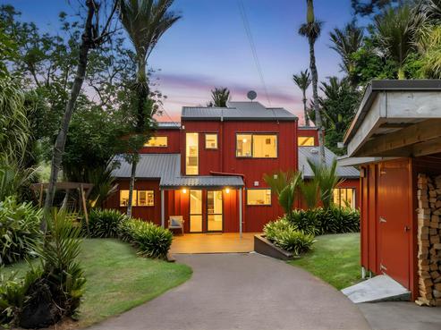 7 Ngaio Road, Titirangi