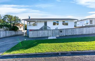 217 Dowse Drive, Maungaraki