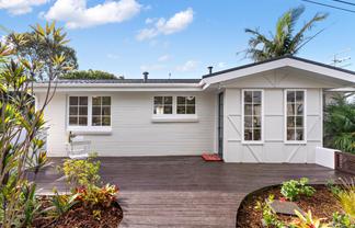 1/235 Sunset Road, Sunnynook